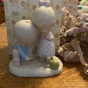 Precious Moments figurine ‘Thee I love’